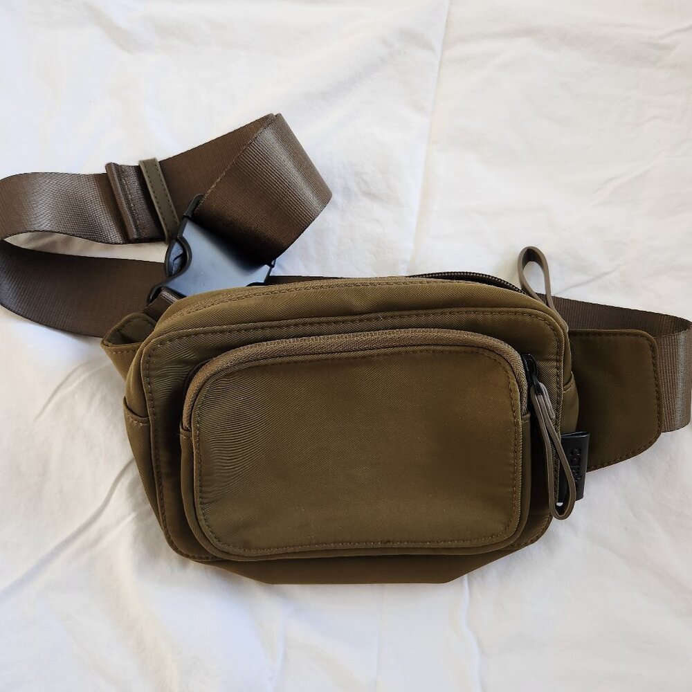 Carta Green Fanny Pack NWOT